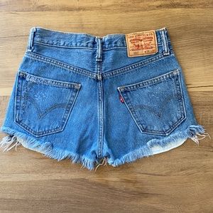 Levi’s cut off denim shorts size 28 -